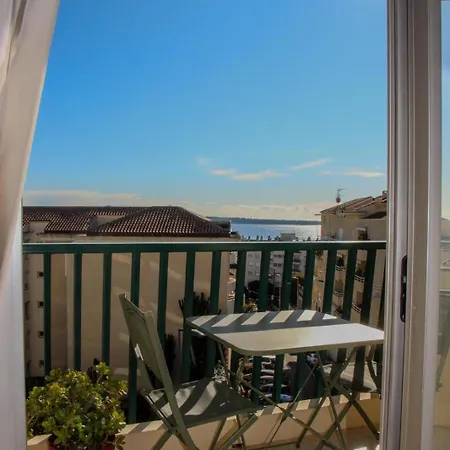 Apartman 2 - Vue - Parking - Proche Palais Festival & Plages